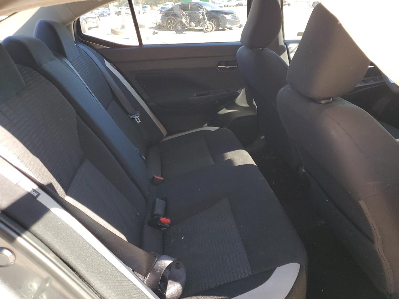 2021 Nissan Versa - Image 10