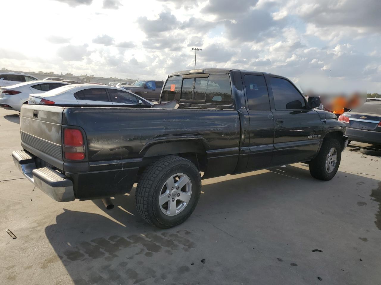 2000 Dodge RAM - Image 3