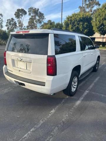 Паркетники CHEVROLET SUBURBAN 2016 Белы