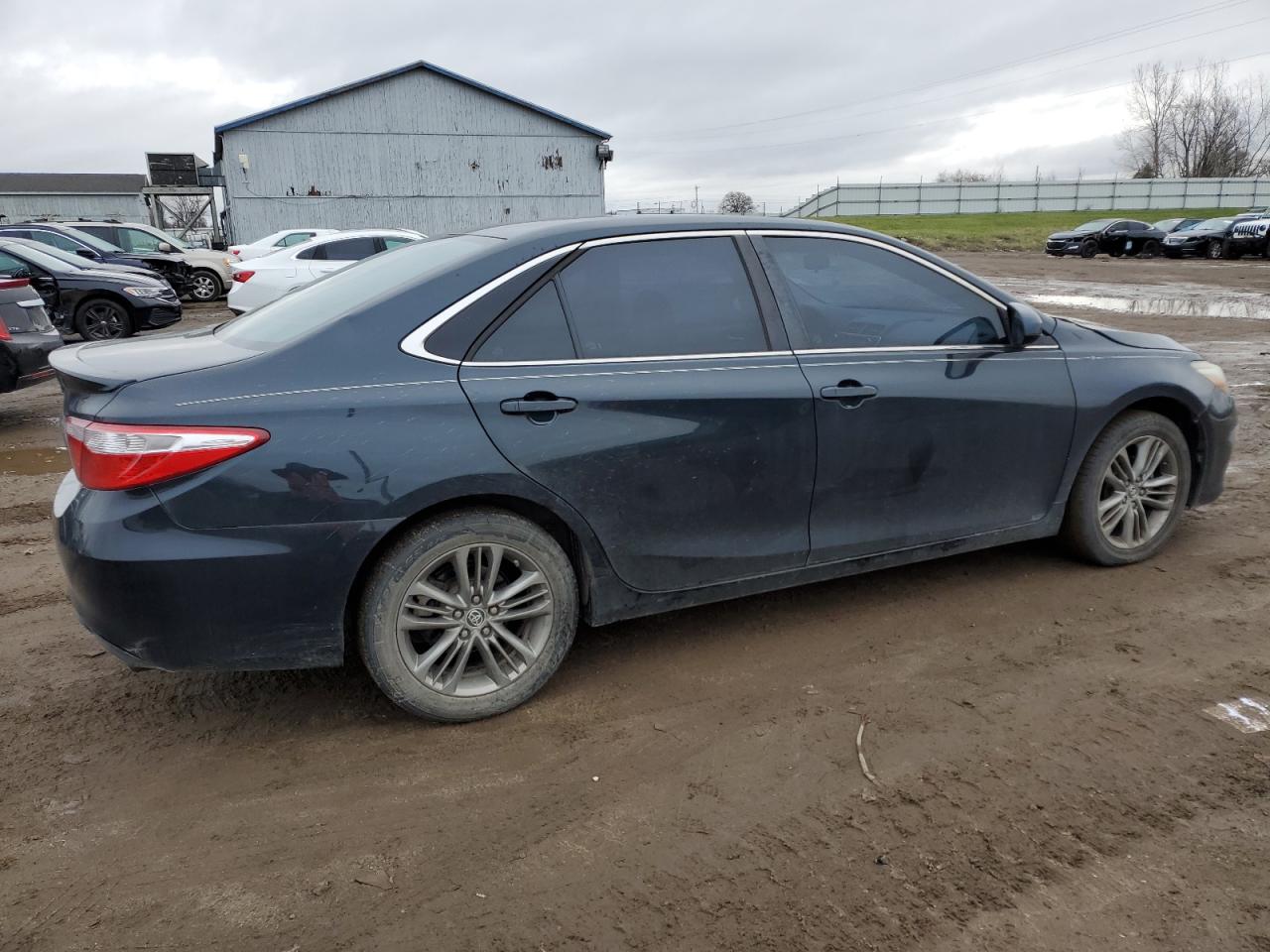 VIN 4T1BF1FK9GU173729 2016 TOYOTA CAMRY no.3