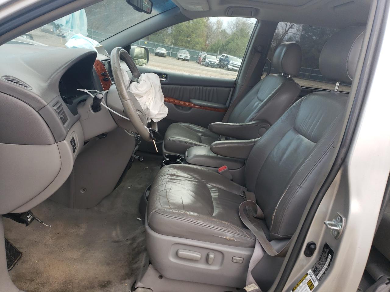2007 Toyota Sienna - Image 7