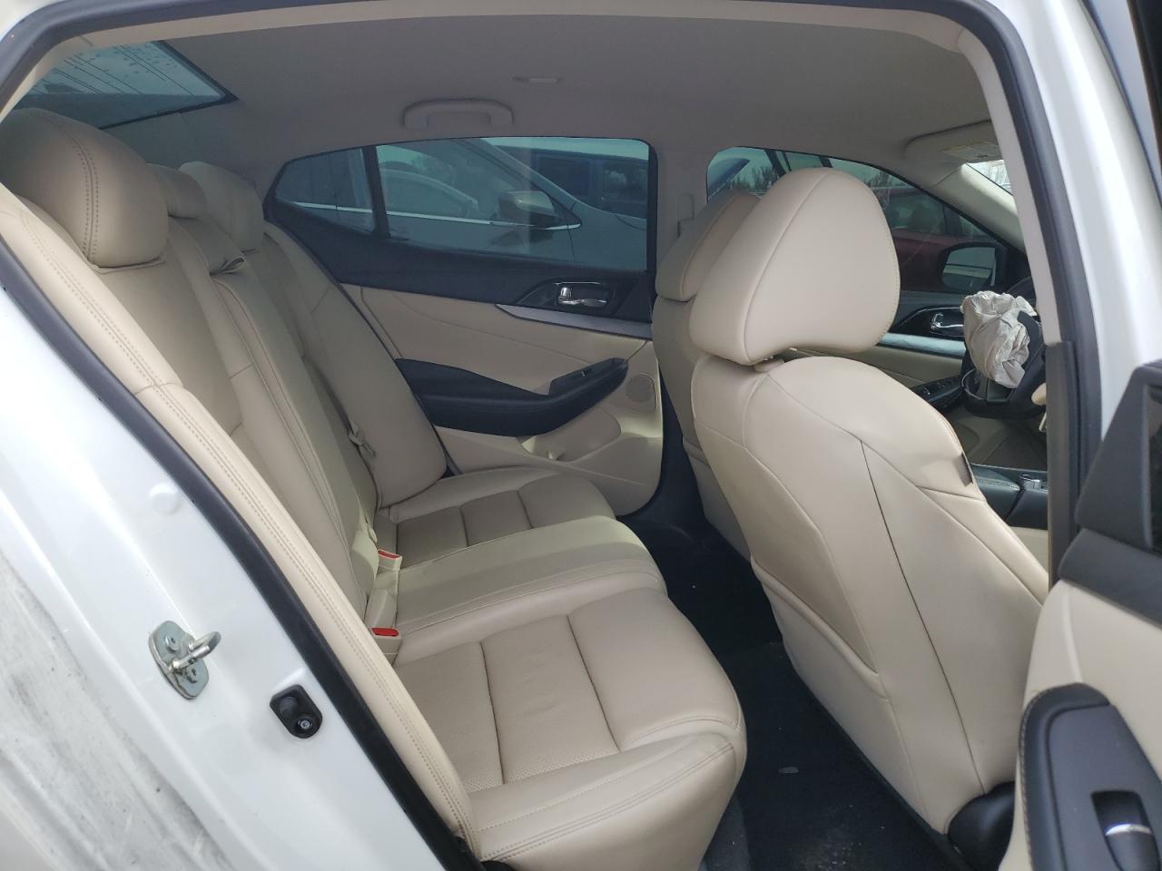 2016 Nissan Maxima - Image 11