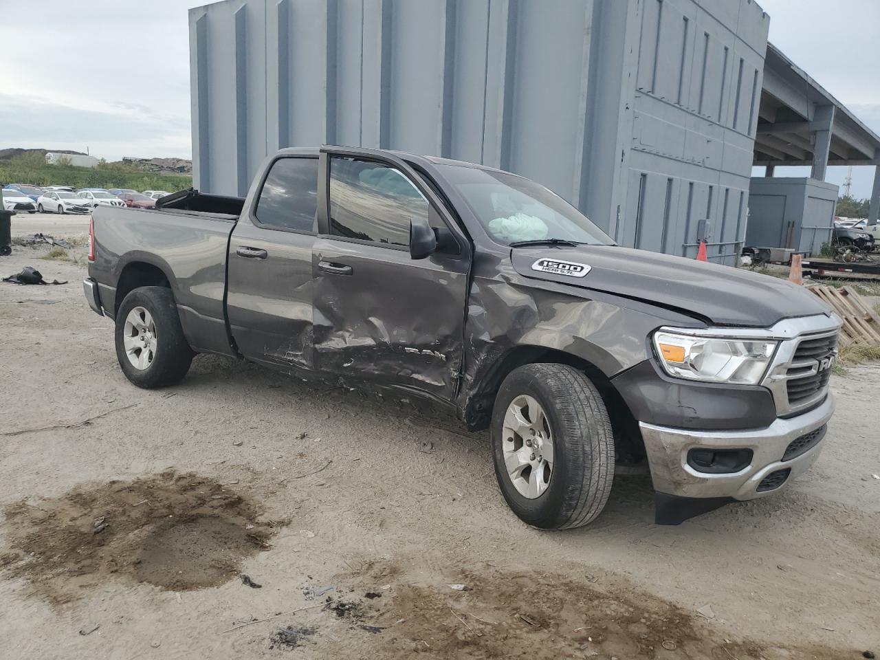 2021 RAM 1500 - Image 4