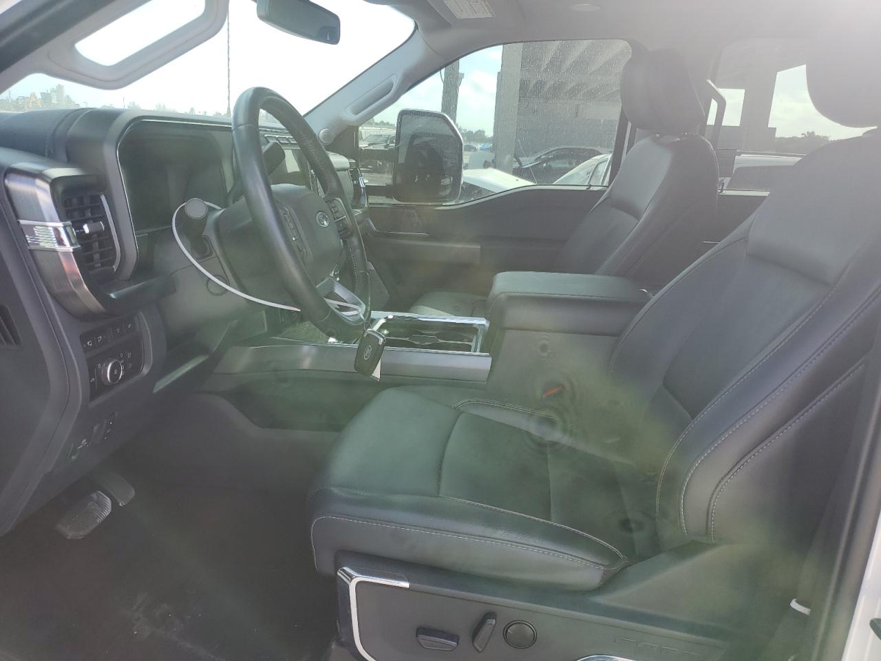 2023 Ford F350 - Image 7