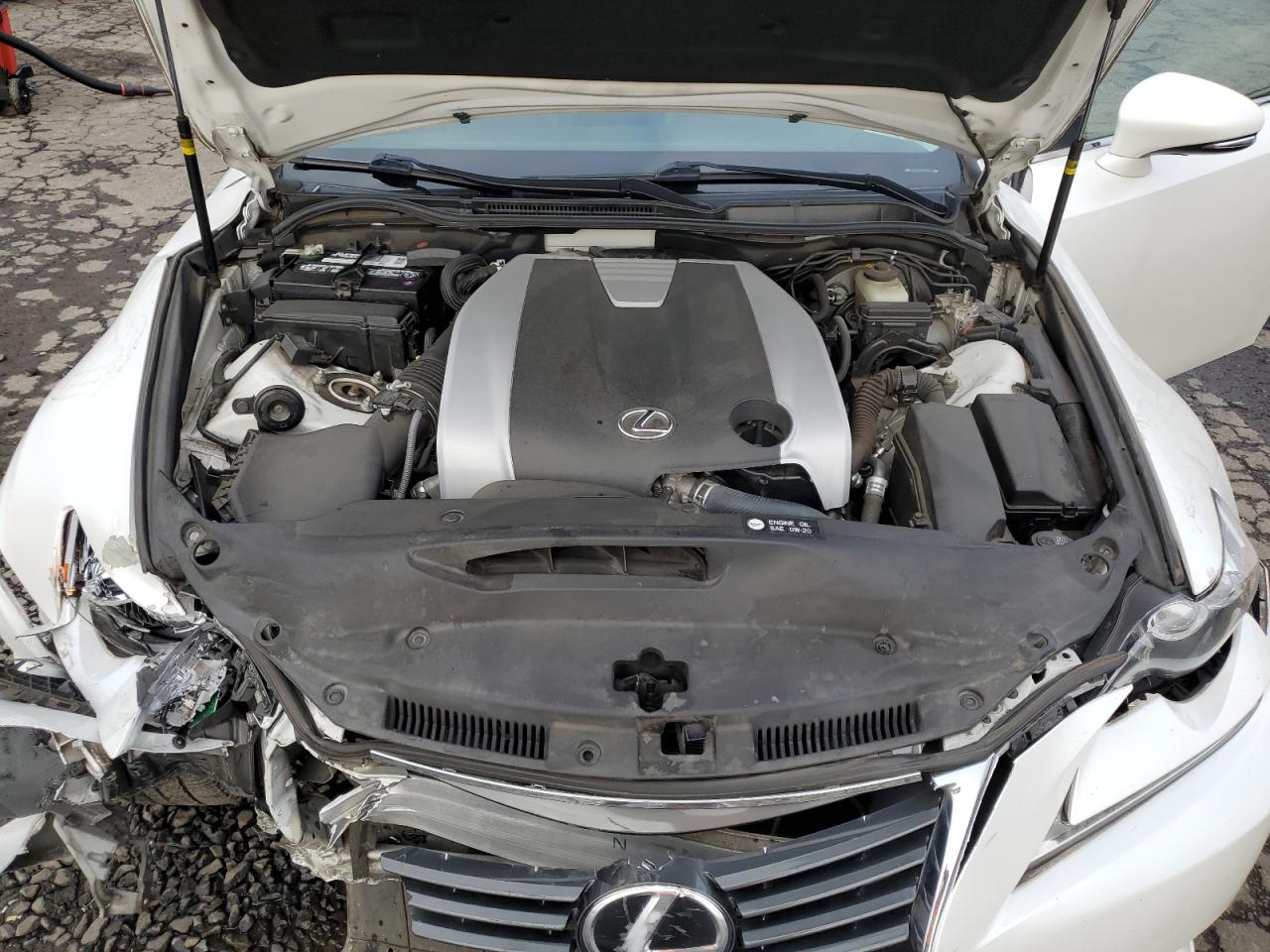 2016 Lexus IS - Image 12