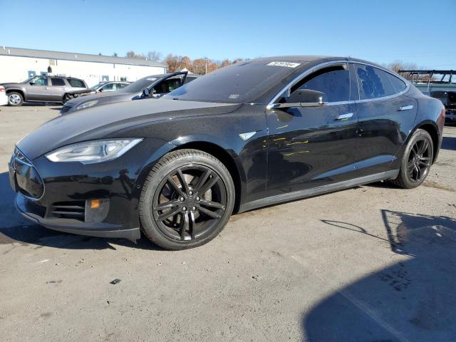 2015 Tesla Model S 70D