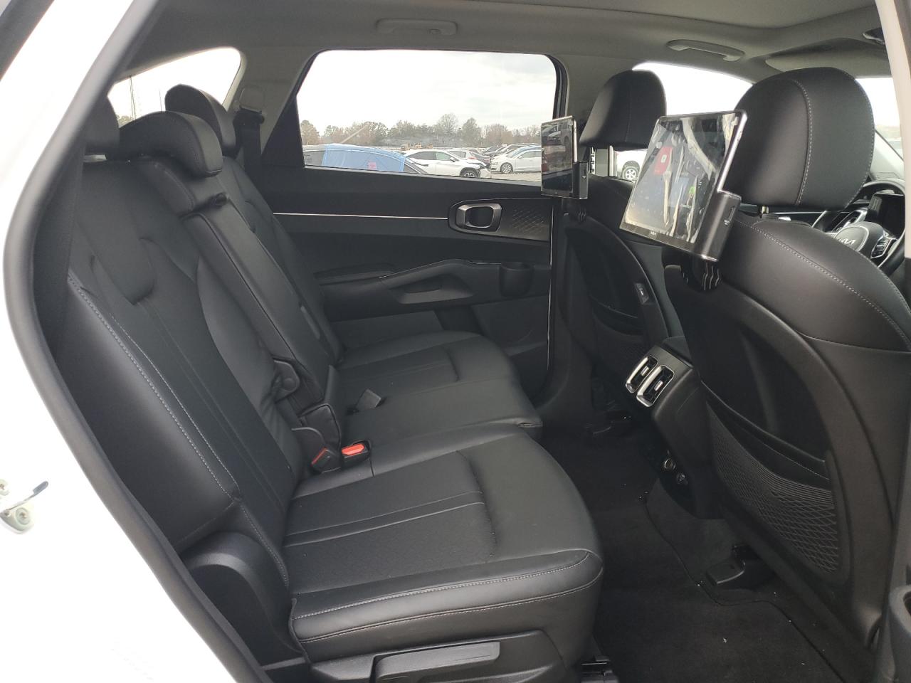 2023 Kia Sorento - Image 11