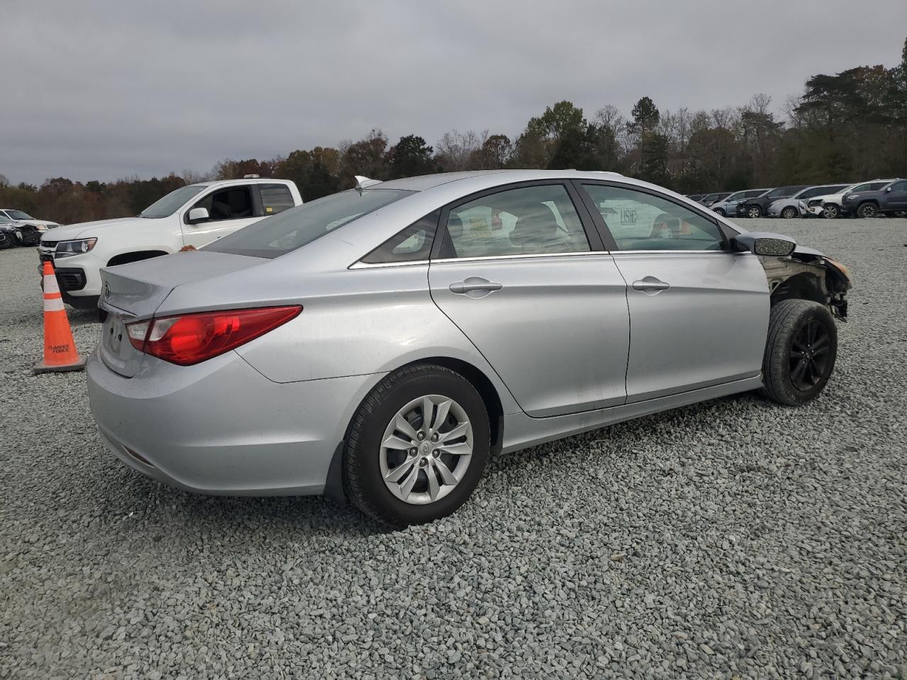2012 Hyundai Sonata - Image 3