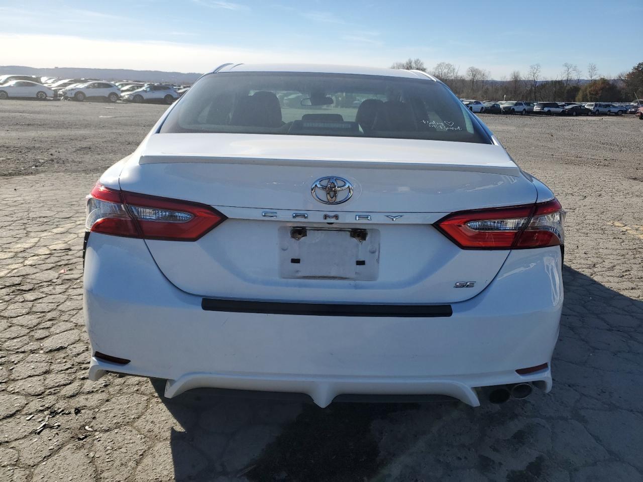 2018 Toyota Camry L VIN: 4T1B11HK8JU572182 Lot: 80476264