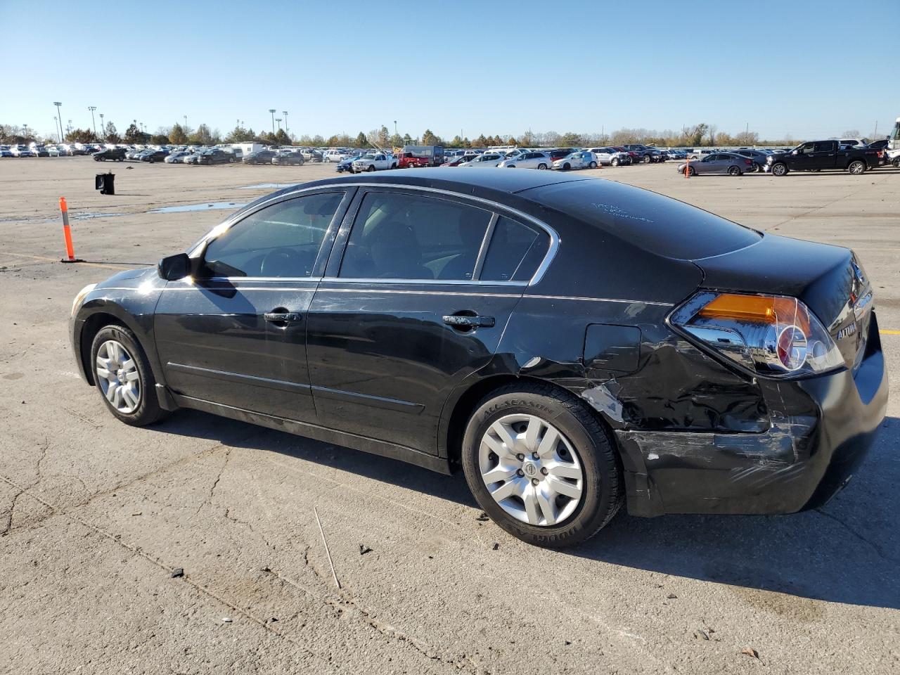 2011 Nissan Altima - Image 2
