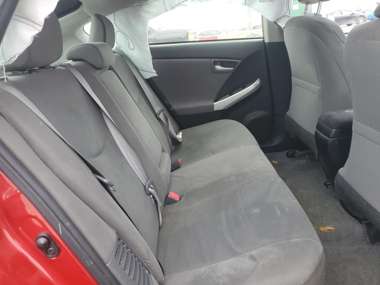 2015 Toyota Prius - Image 11