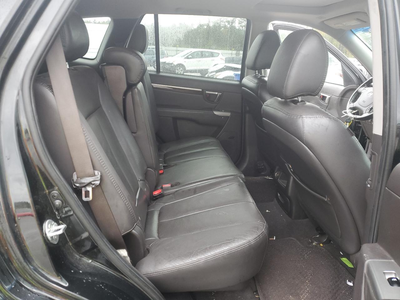 2011 Hyundai Santa Fe - Image 11