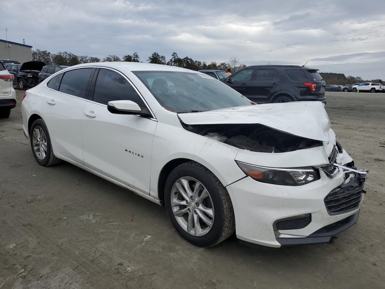 2017 Chevrolet Malibu - Image 4