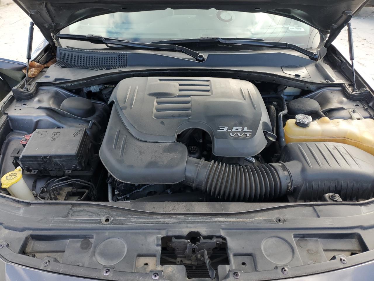 2015 Chrysler 300 - Image 12