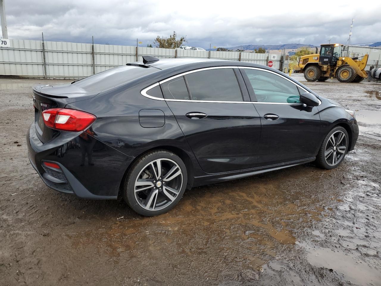 2018 Chevrolet Cruze - Image 3
