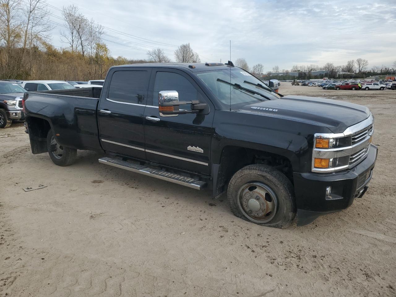 2016 Chevrolet Silverado - Image 4