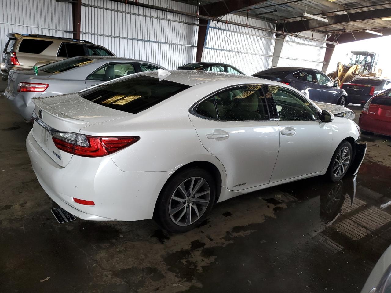 VIN JTHBW1GG5G2106781 2016 LEXUS ES300 no.3