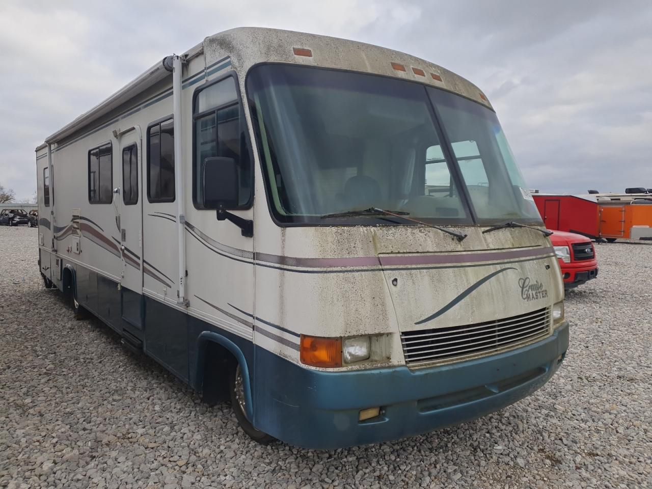 1998 Chevrolet P30  for Sale in Wayland, MI - Front End