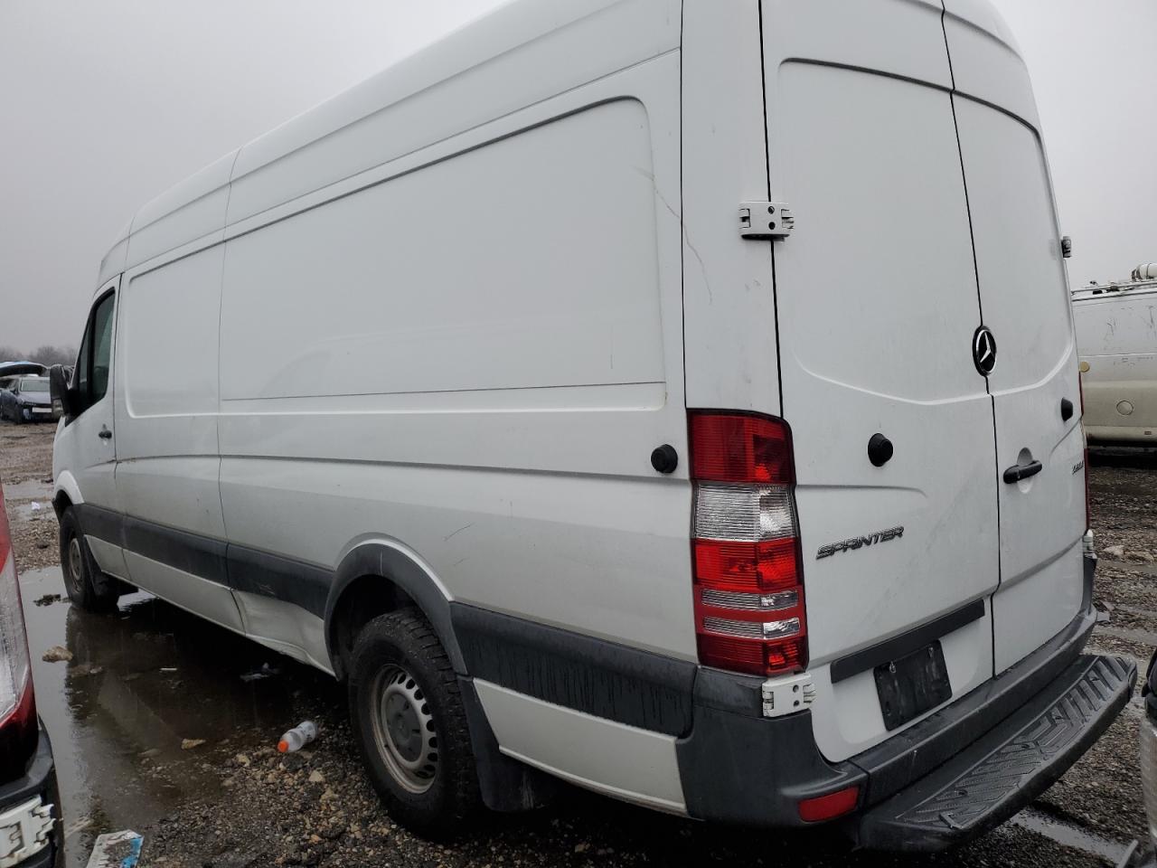 VIN WD3PE8CD4HP570920 2017 MERCEDES-BENZ SPRINTER no.2