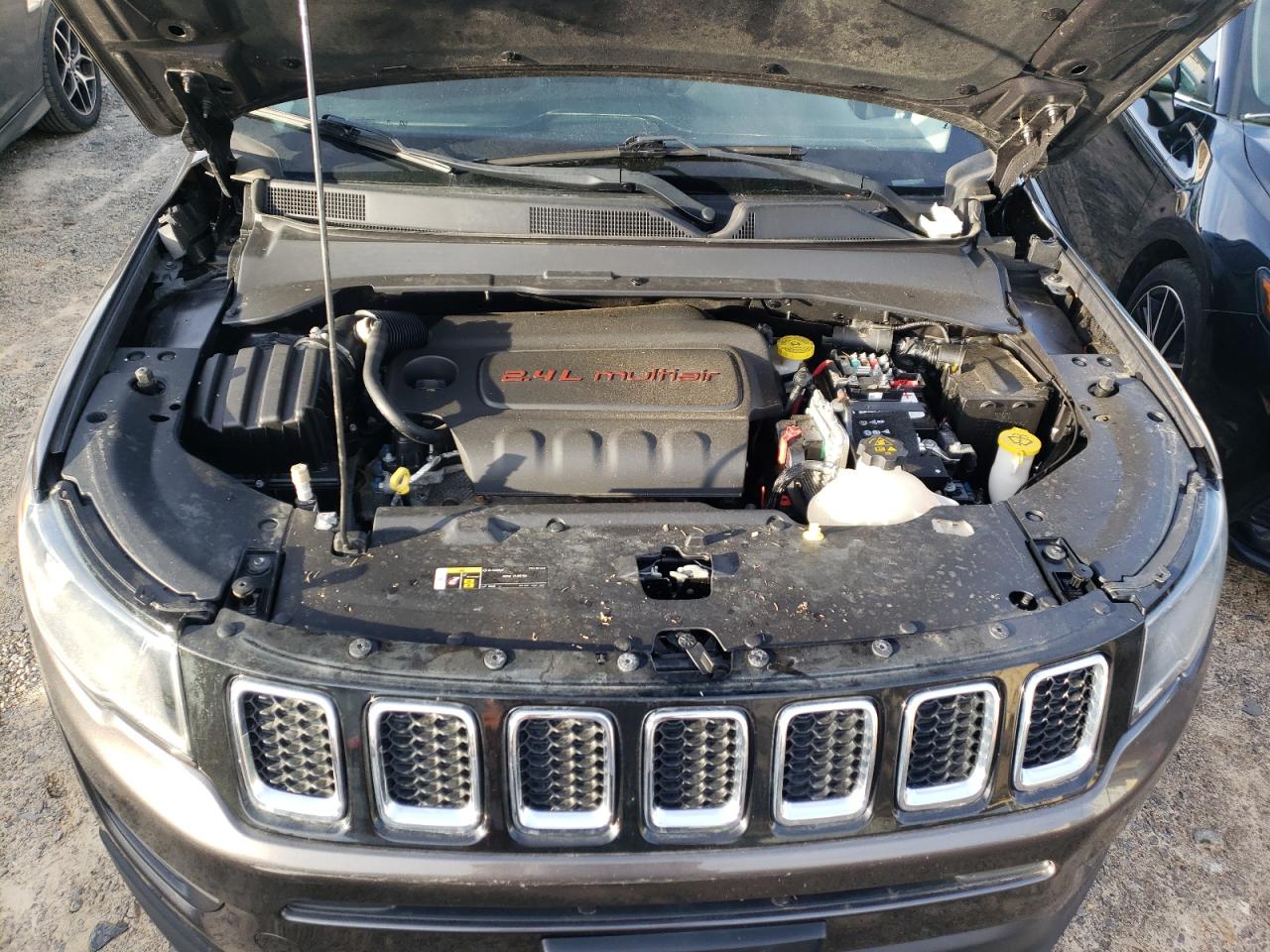 2021 Jeep Compass - Image 12