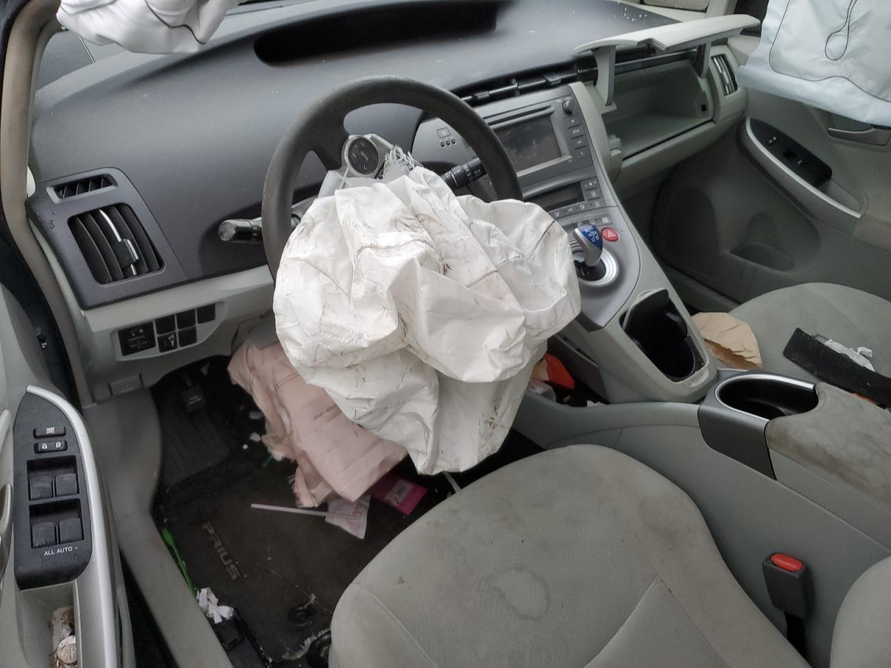 2015 Toyota Prius - Image 8