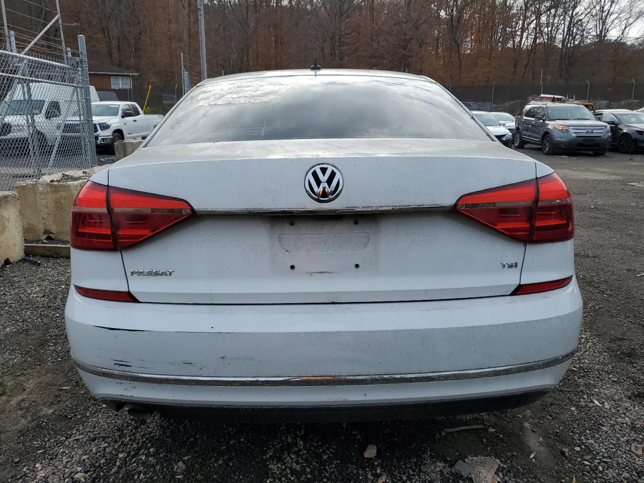 2016 Volkswagen Passat S VIN: 1VWAT7A36GC015895 Lot: 80867274