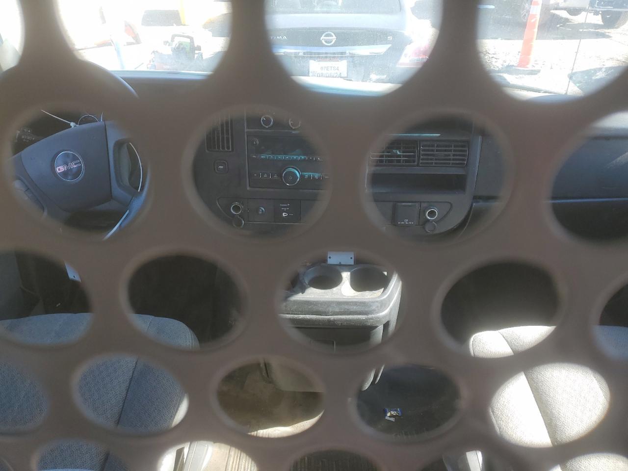 2017 GMC Savana - Image 8