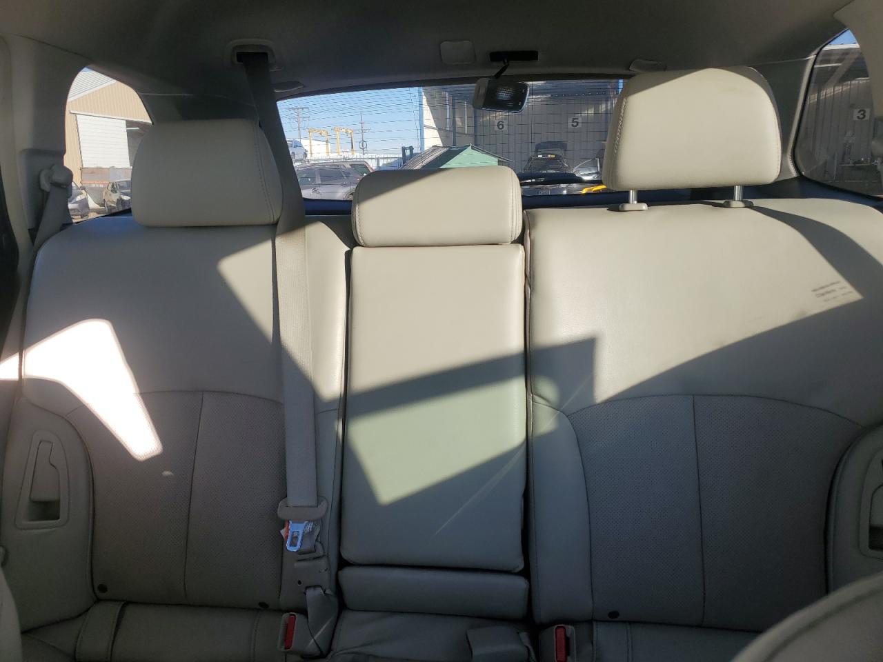 2014 Subaru Outback - Image 10