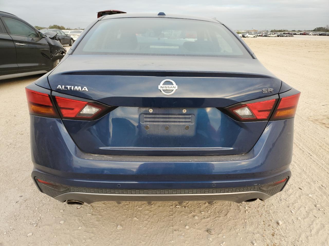 2021 Nissan Altima - Image 6