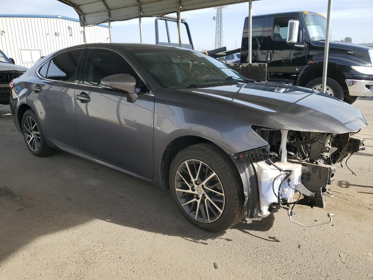 2016 Lexus ES - Image 4