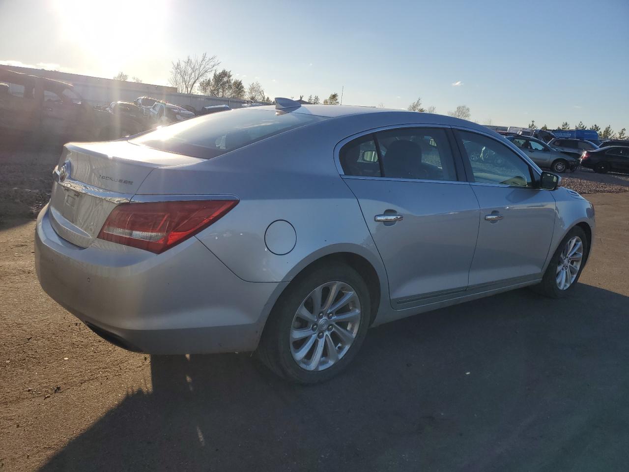 VIN 1G4GB5G35FF304657 2015 BUICK LACROSSE no.3