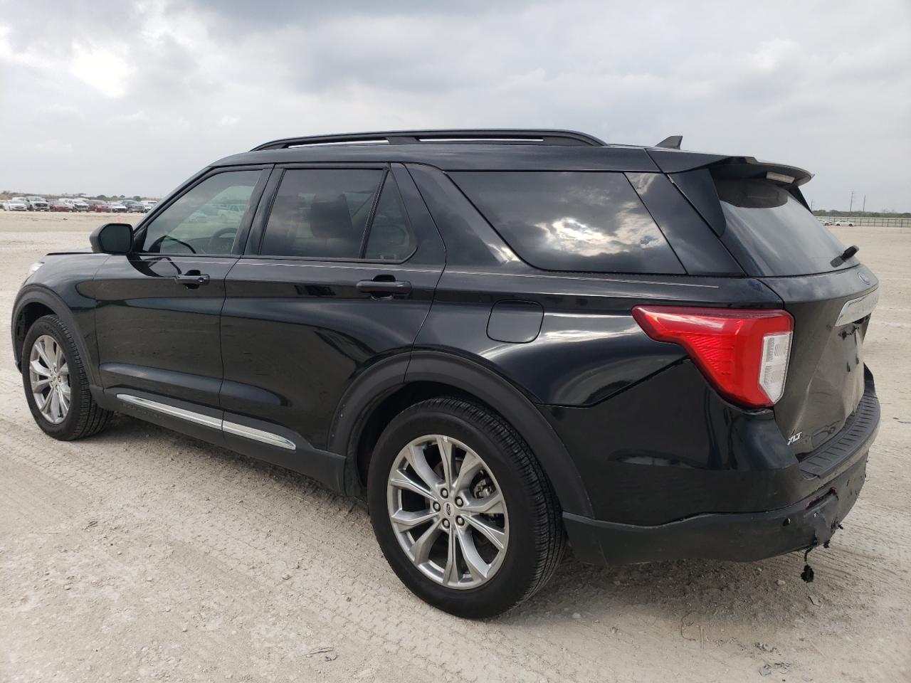 2023 Ford Explorer - Image 2
