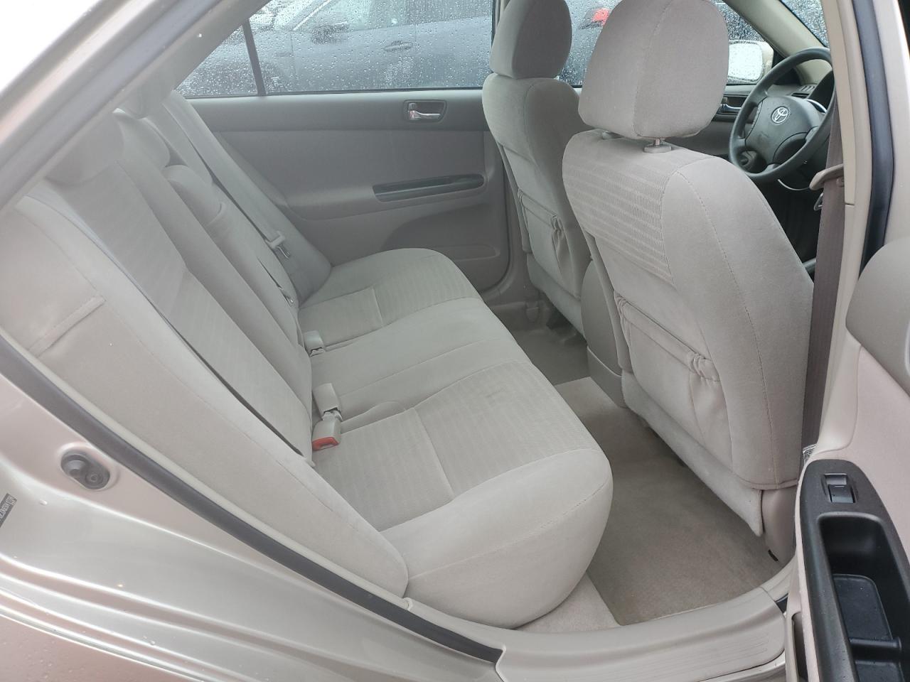2005 Toyota Camry - Image 10