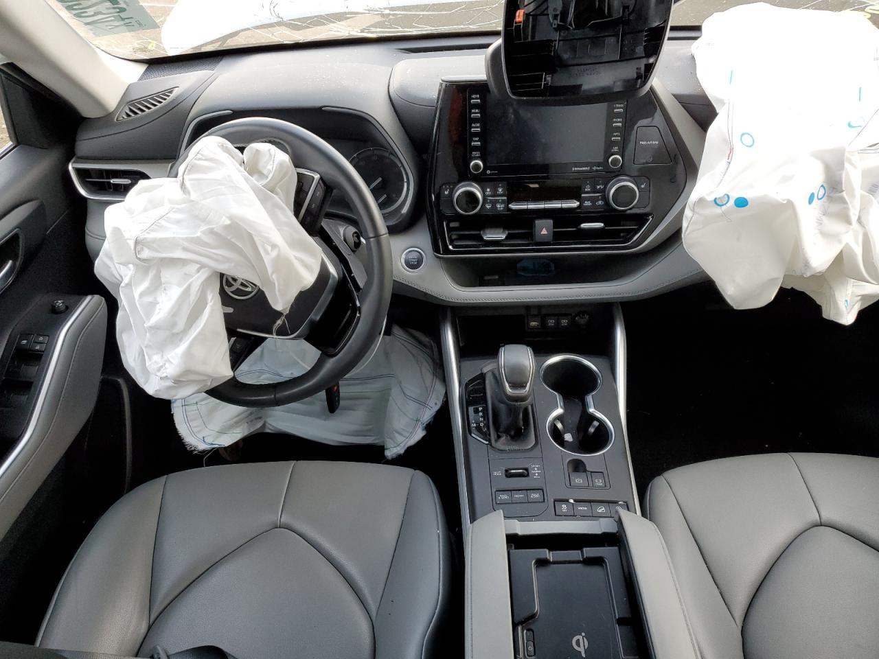2020 Toyota Highlander - Image 8