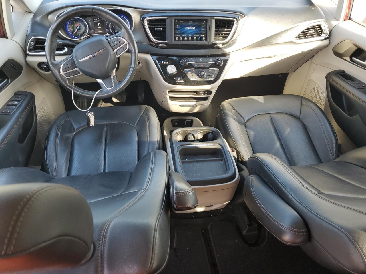 2020 Chrysler Pacifica - Image 8