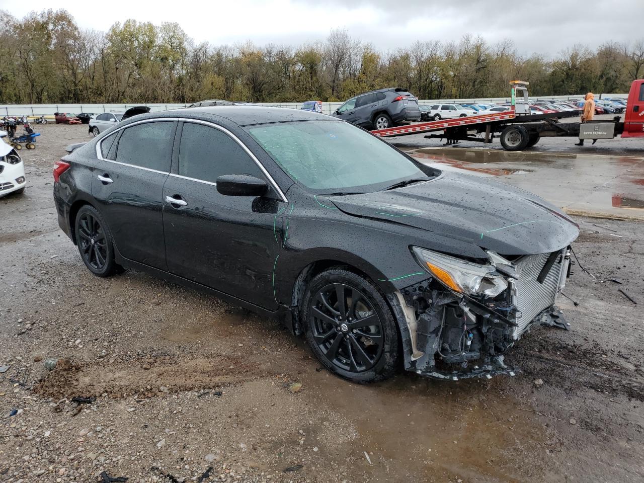 2017 Nissan Altima - Image 4