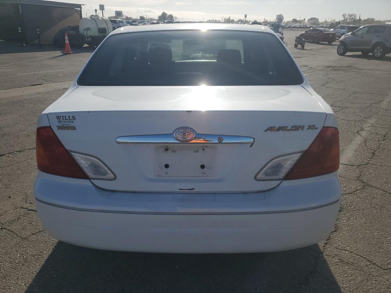 2000 Toyota Avalon - Image 6