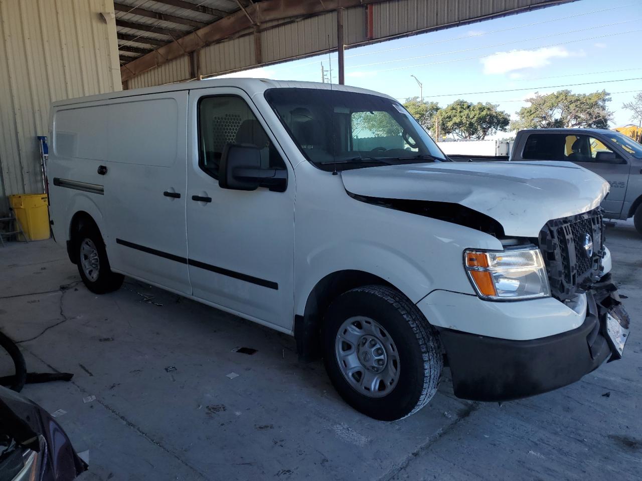 VIN 1N6BF0KX9FN800922 2015 NISSAN NV no.4