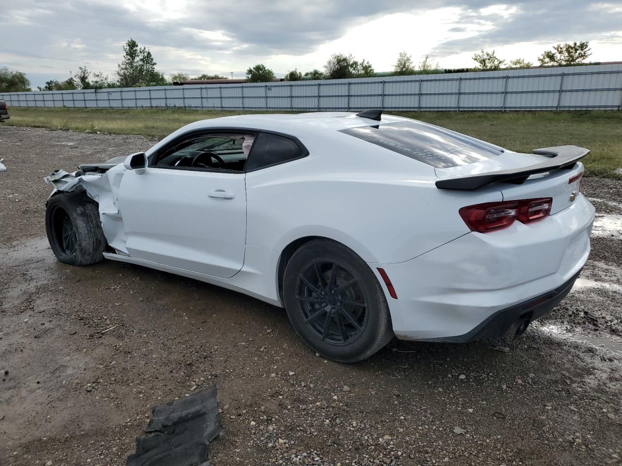 2019 Chevrolet Camaro - Image 2