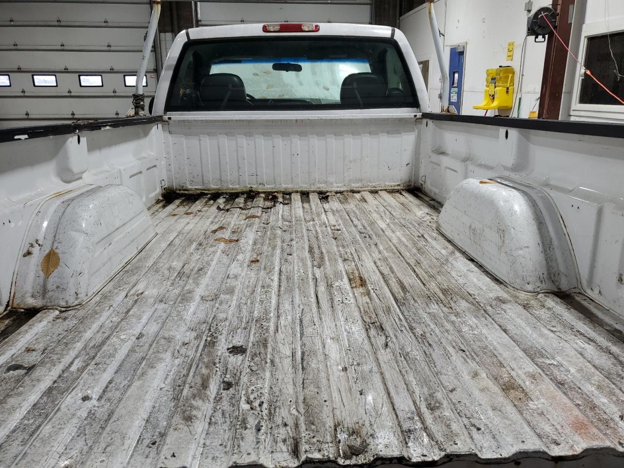 2000 Chevrolet Silverado - Image 10