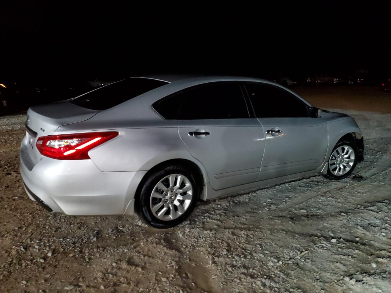 2016 Nissan Altima - Image 3