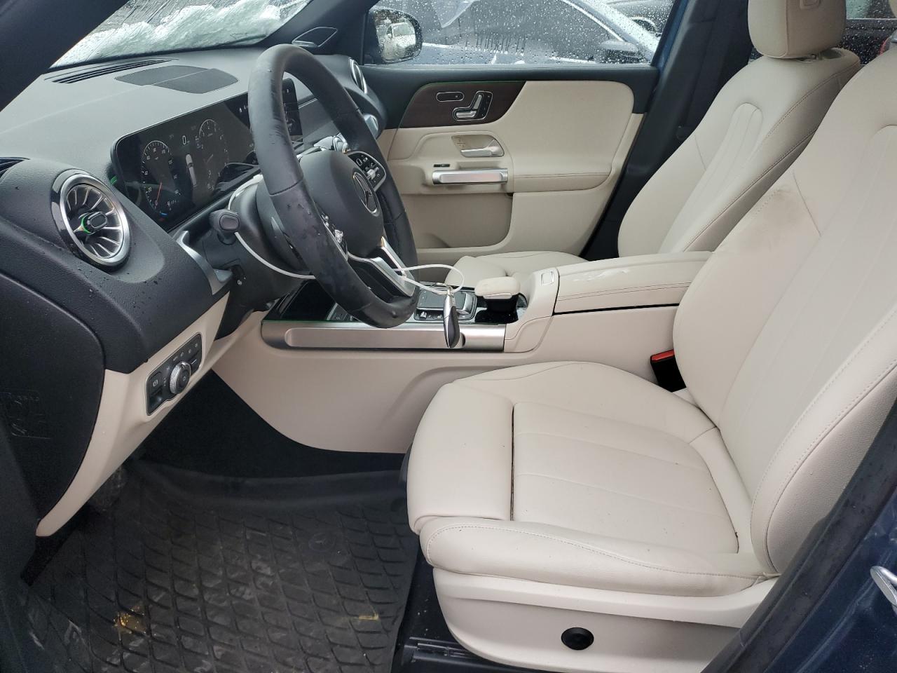 2023 Mercedes-Benz GLB - Image 7