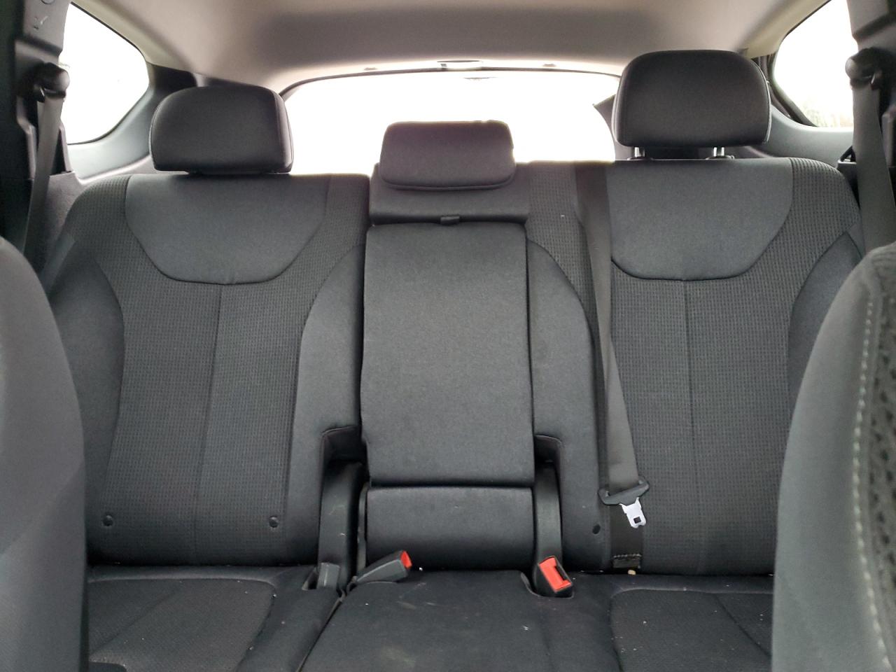 2019 Hyundai Santa Fe - Image 10