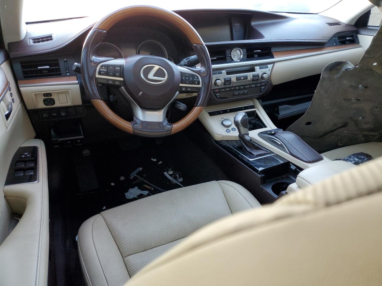 2017 Lexus ES - Image 8