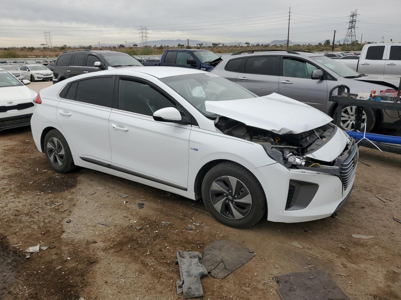 VIN KMHC75LC2KU131255 2019 HYUNDAI IONIQ no.4