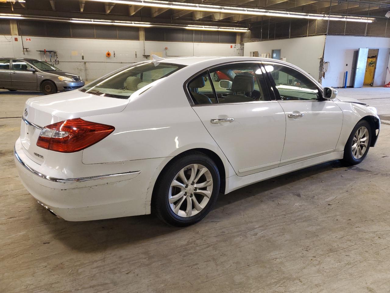 VIN KMHGC4DD6DU243493 2013 HYUNDAI GENESIS no.3