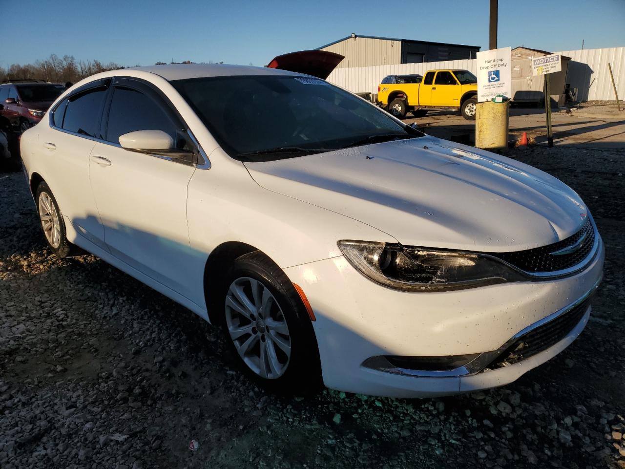 VIN 1C3CCCAB3FN637650 2015 CHRYSLER 200 no.4