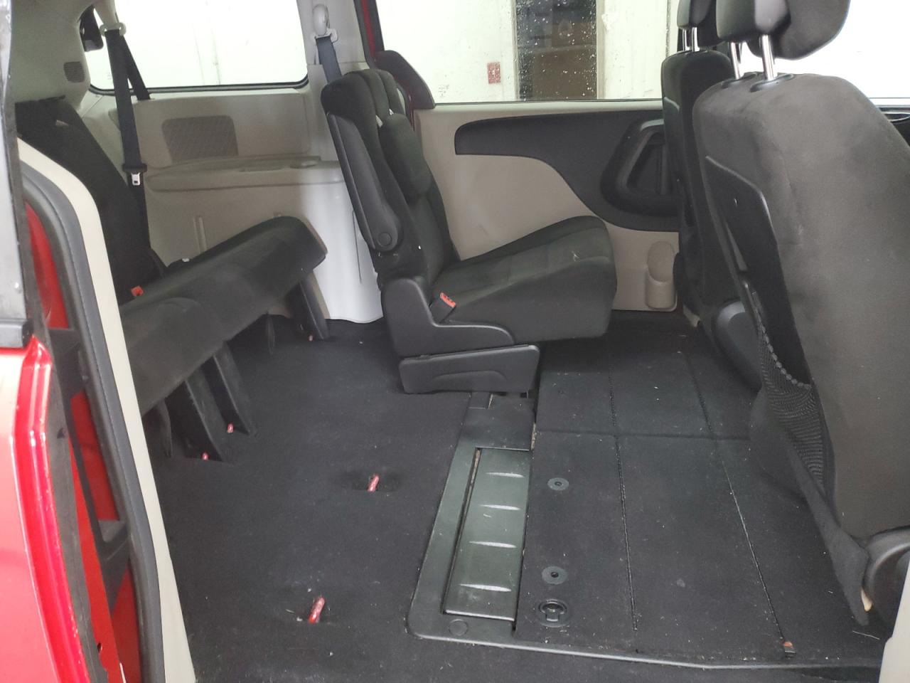 2013 Dodge Caravan - Image 11