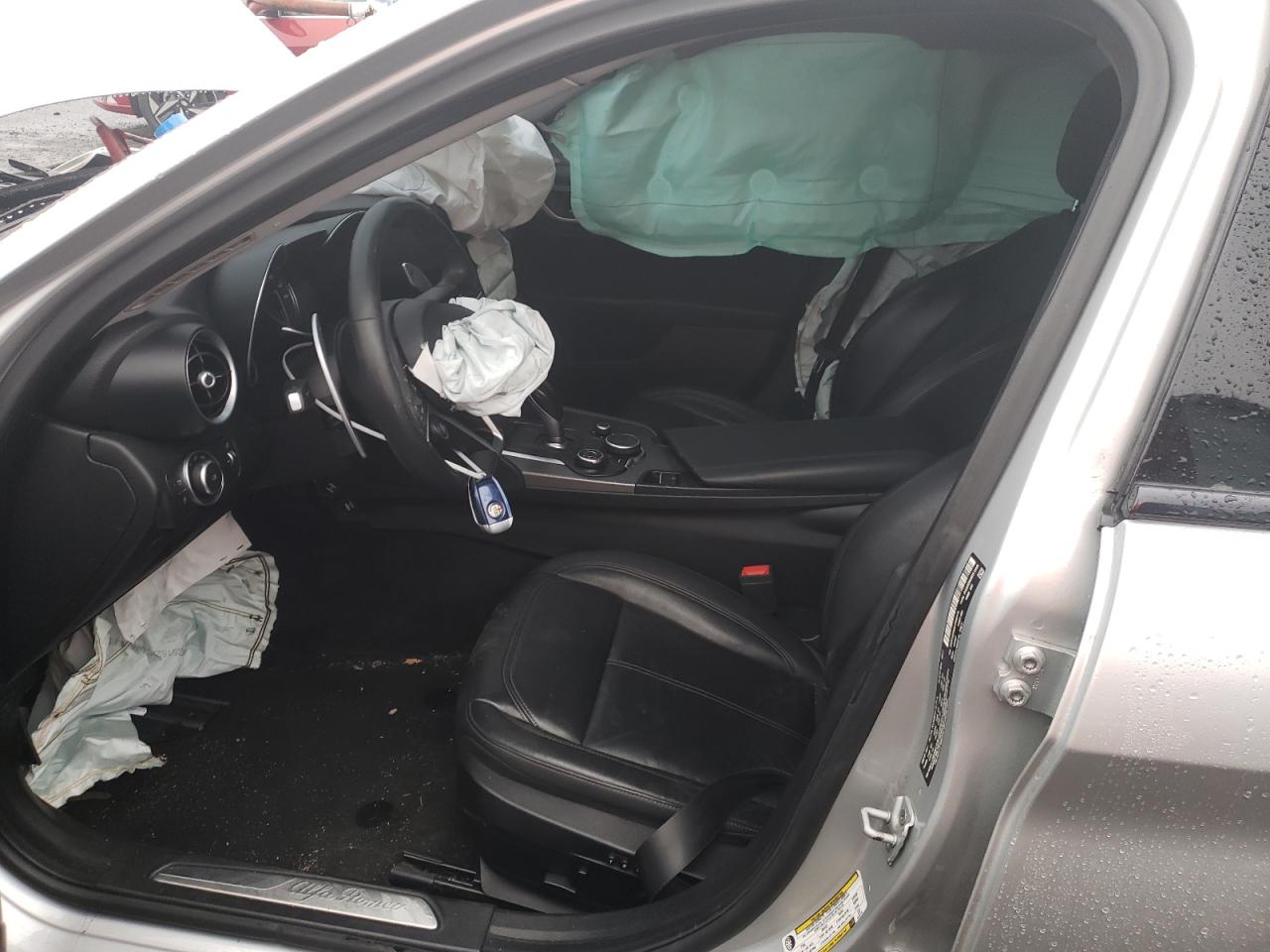 2017 Alfa Romeo Giulia - Image 7