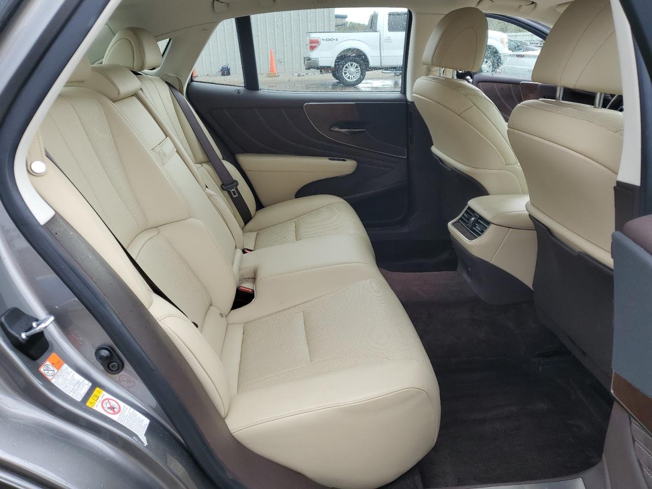 2019 Lexus LS - Image 10